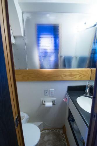 Ocean Romance Dockside Bed & Breakfast Yacht