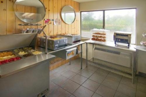 Hotel Americas Best Value Inn Madison