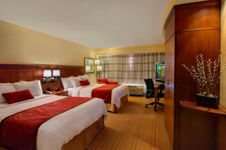 Hotel Courtyard By Marriott Madison-east