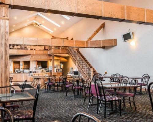 Mackinaw City Clarion Hotel Beachfront