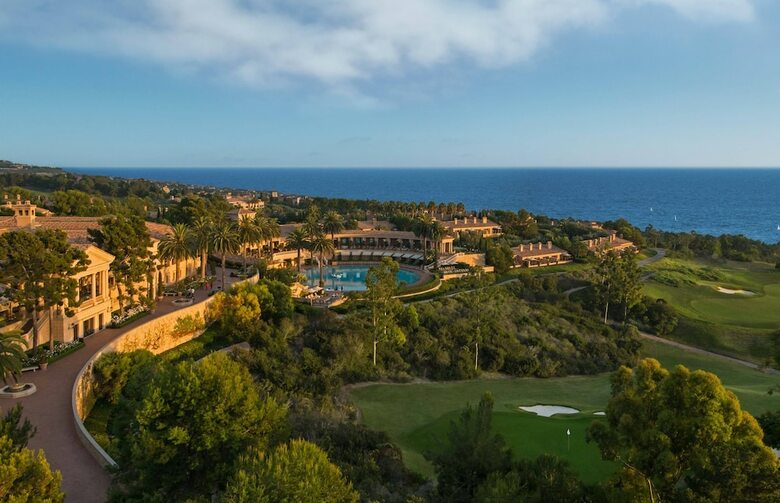 Hotel Resort At Pelican Hill