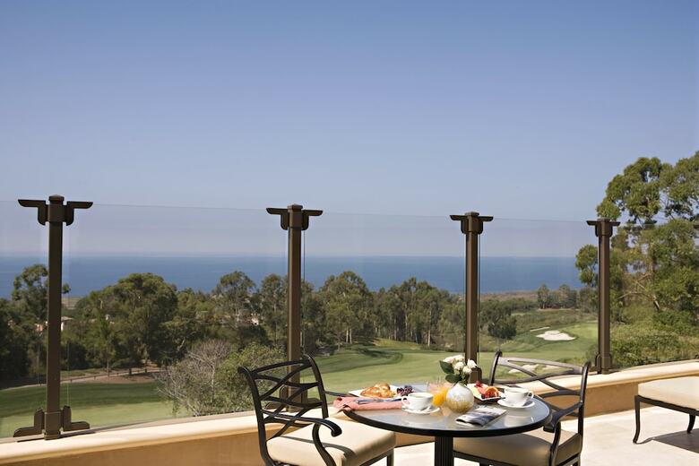 Hotel Resort At Pelican Hill