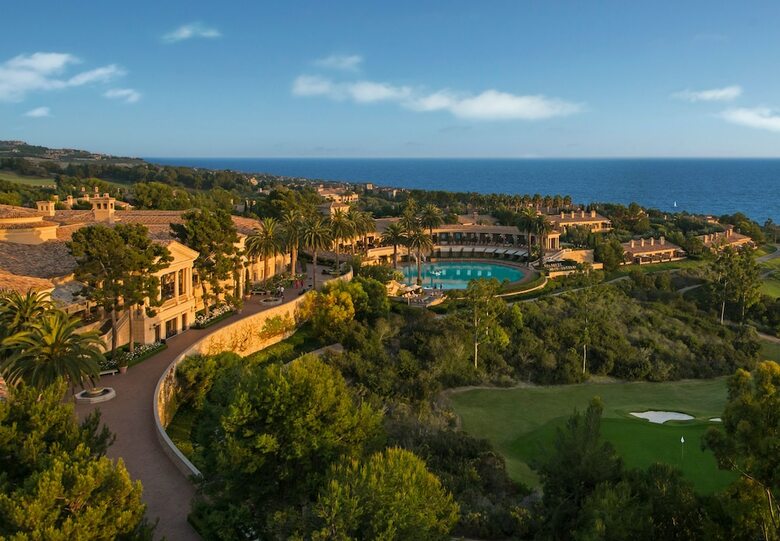 Hotel Resort At Pelican Hill
