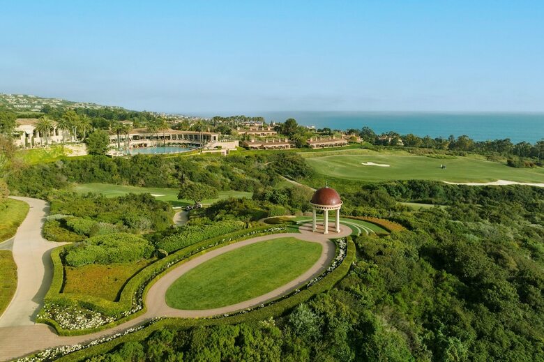 Hotel Resort At Pelican Hill