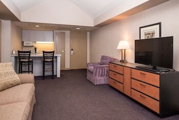Hotel Hawthorne Inn & Conference Center