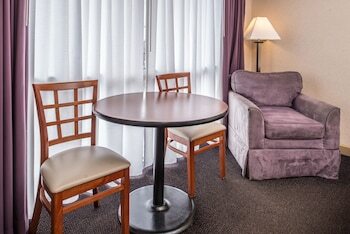 Hotel Hawthorne Inn & Conference Center