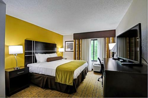 Hotel Best Western Plus Hanes Mall