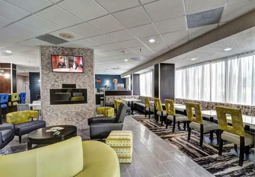 Hotel Best Western Plus Hanes Mall