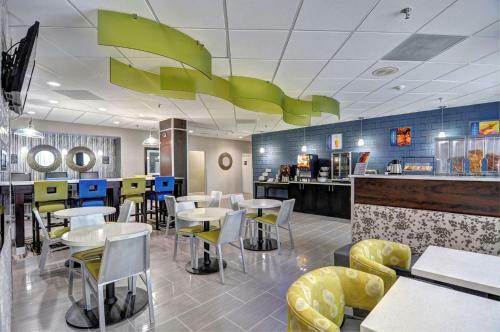 Hotel Best Western Plus Hanes Mall