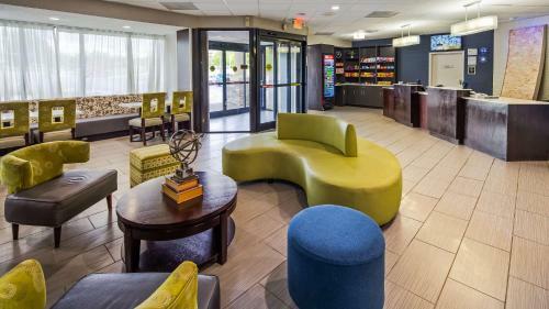 Hotel Best Western Plus Hanes Mall