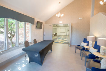 Eastland Suites Hotel & Conference Center