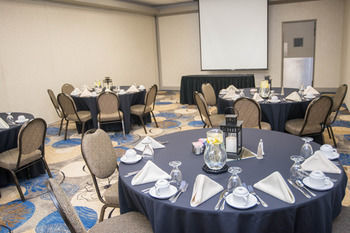 Eastland Suites Hotel & Conference Center