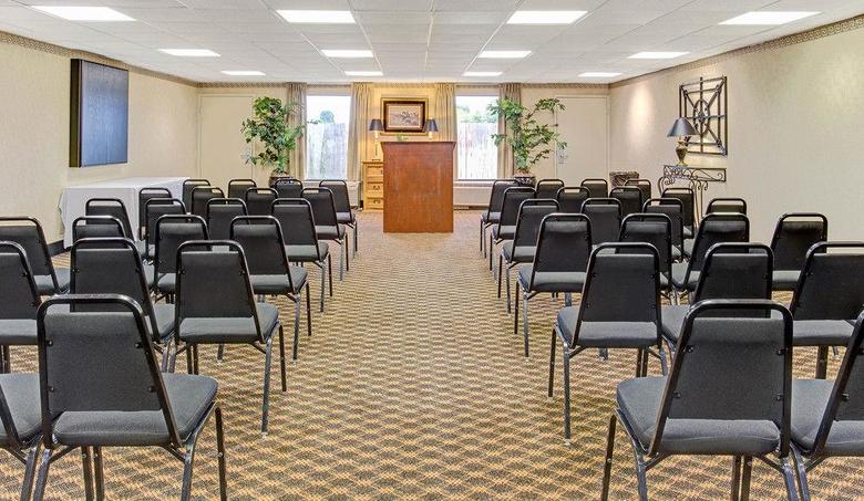Motel Baymont Inn And Suites - Murfreesboro