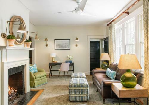 Hotel Oakhurst Inn