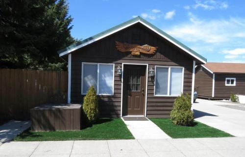 9-w Cabins