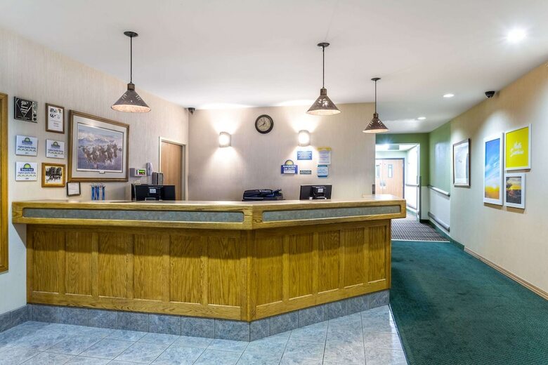 Yellowstone West Gate Hotel