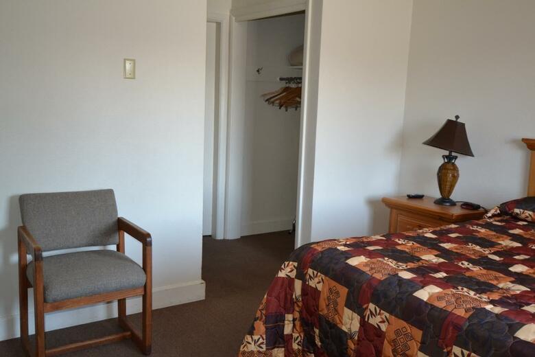 Motel Dude & Roundup