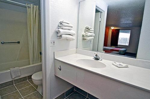 Motel 6 Kalamazoo