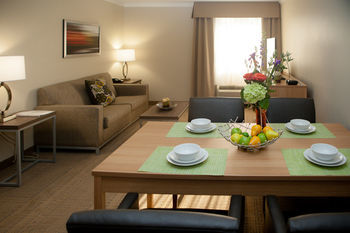 City Hotel & Bistro