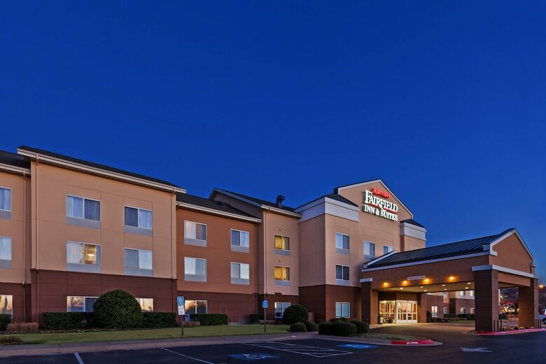 Hotel Fairfield Inn & Suites By Marriott Rogers
