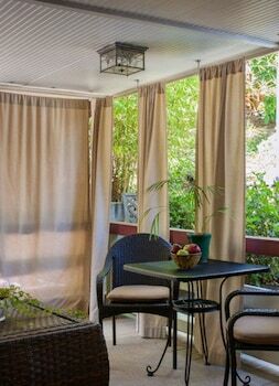 Bed & Breakfast Craftsman Inn