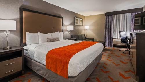 Hotel Lexington Inn & Suites