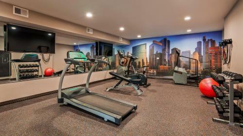 Hotel Lexington Inn & Suites