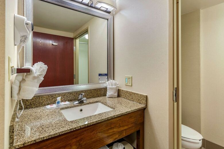 Hotel Comfort Suites Manassas