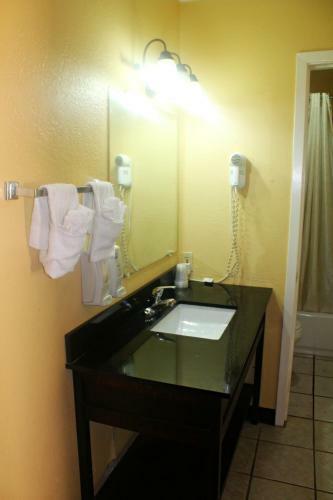 Motel Village Inn Cotulla