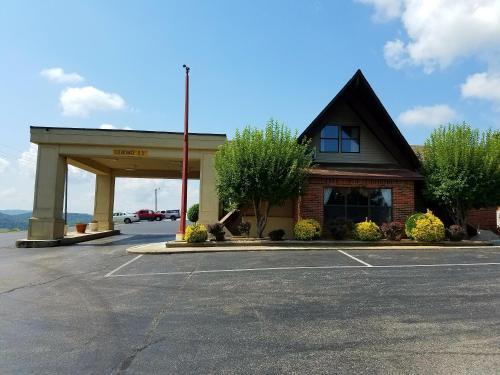 Hotel Alpine Lodge & Suites