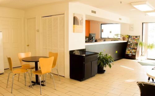 Motel 6 Cookeville