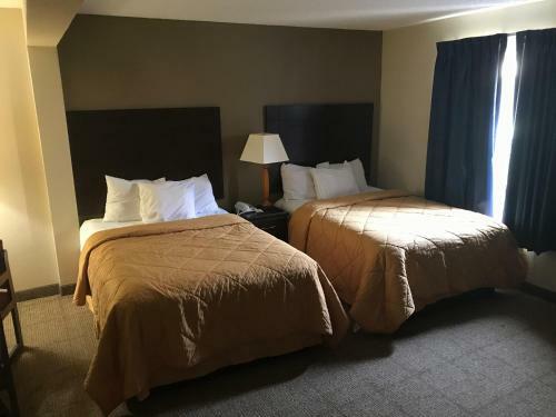 Hotel Clinton Inn & Suites