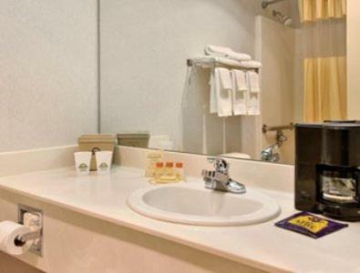 Hotel Days Inn & Suites Ridgeland