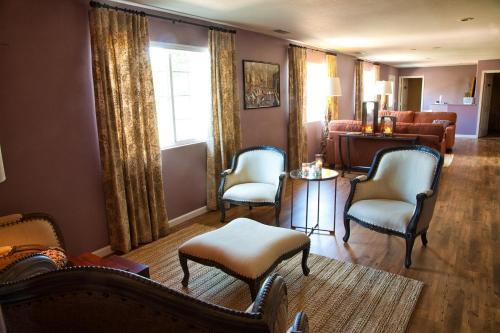 Hotel Purple Orchid Resort & Spa
