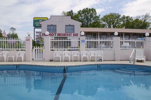 Motel Americas Best Inn - Calhoun