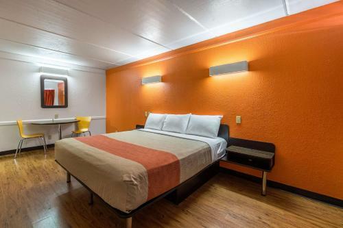 Motel 6 Baytown West - Garth Road
