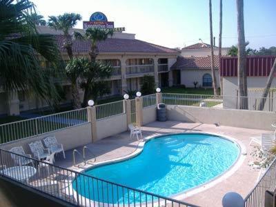 Motel Plaza Inn & Suites