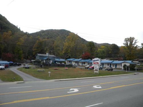 Clarketon Motel - Maggie Valley