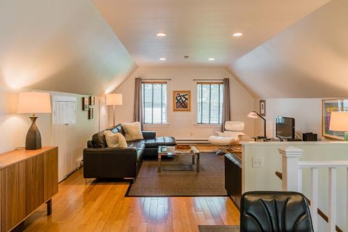 The Carriage House Kingston