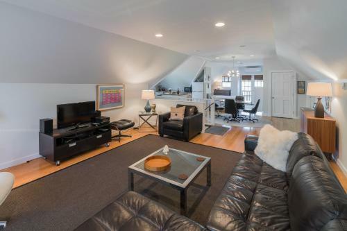 The Carriage House Kingston