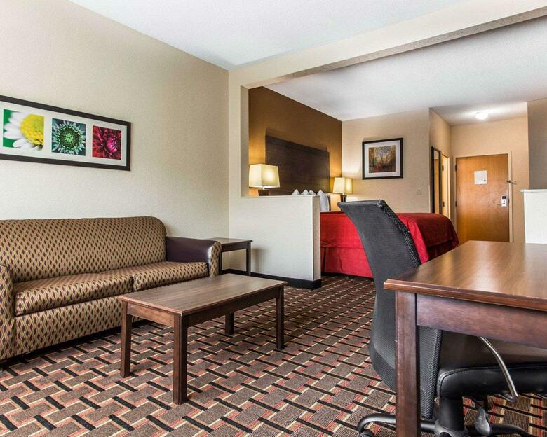 Hotel Quality Suites Convention Center - Hickory