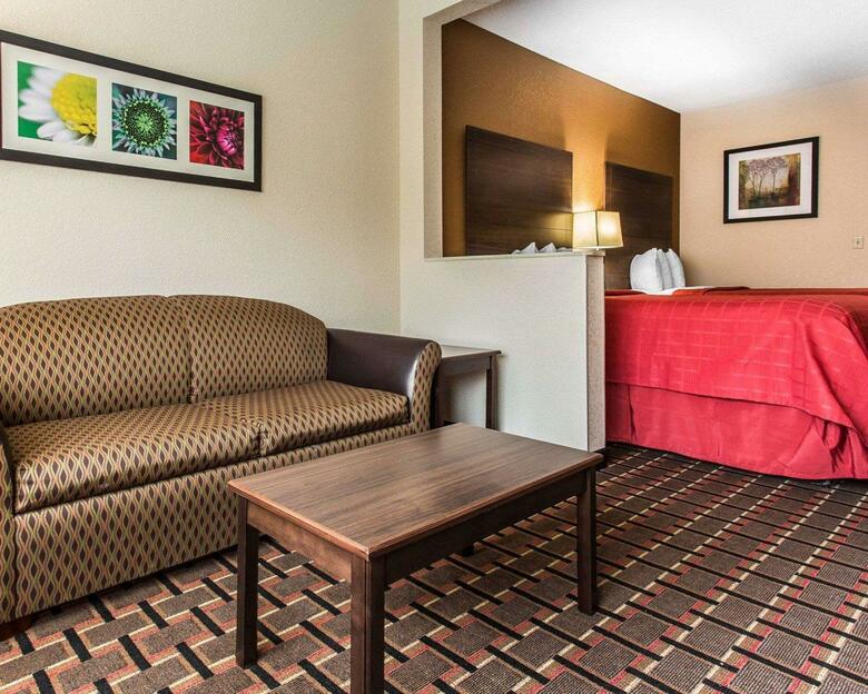 Hotel Quality Suites Convention Center - Hickory