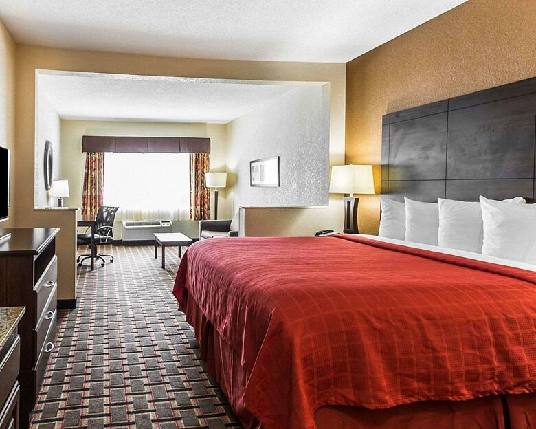 Hotel Quality Suites Convention Center - Hickory
