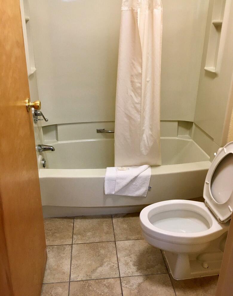 Hotel Quality Suites Convention Center - Hickory