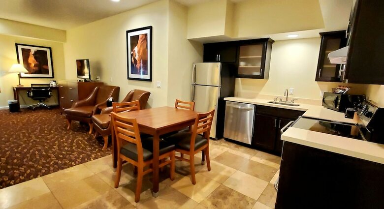 Hotel Best Western Plus Northwoods Inn