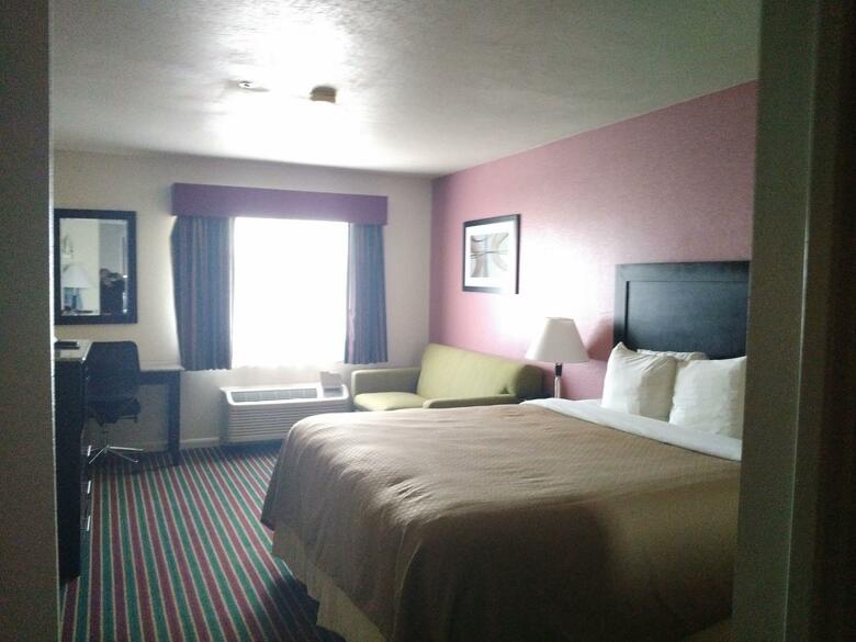 Hotel Quality Inn & Suites