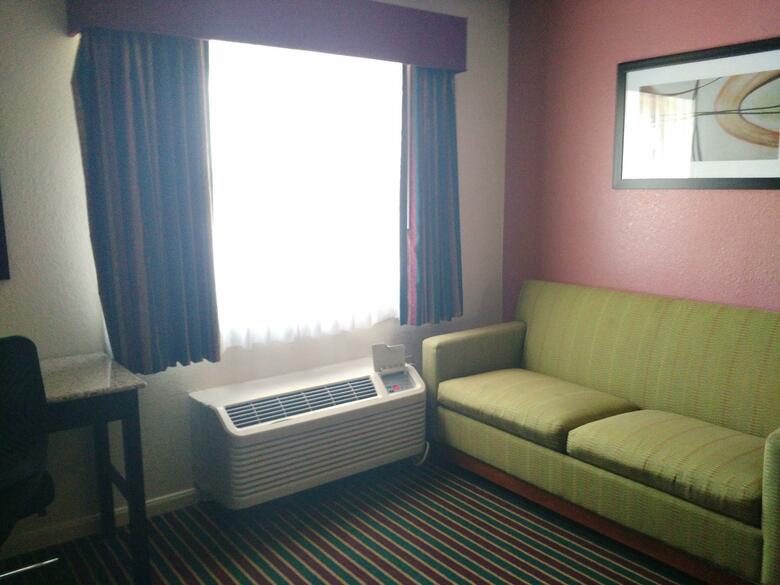 Hotel Quality Inn & Suites