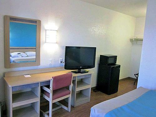 Motel 6 Del Rio