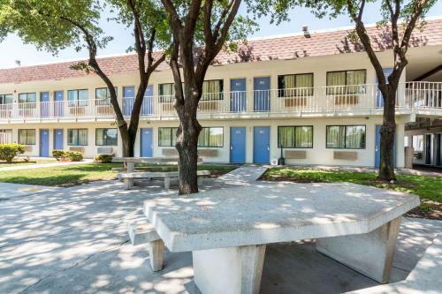 Motel 6 Del Rio