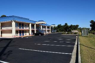 Hotel Royal Inn & Suites